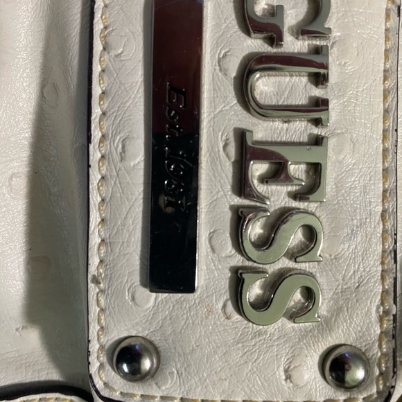 Guess bag! Med/large. Great condition. - Picture 7 of 8